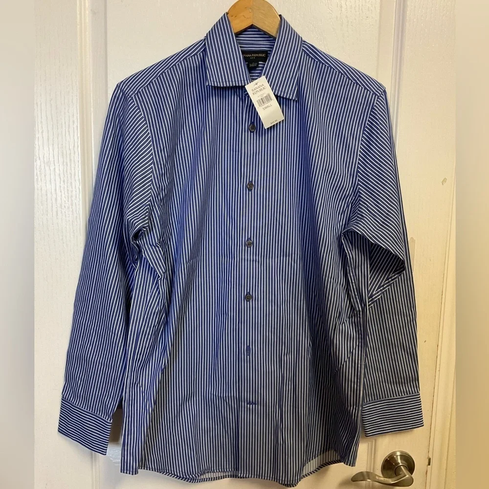 Banana Republic Men’s Blue Striped Dress Shirt Small 14–14.5 NWT